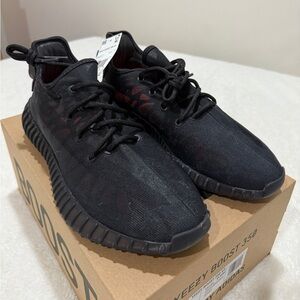 BNWT YEEZY 350 V2 COLOR MONCIN ADIDAS SIZE 10 US COMPLETE W/ BOX TAGS BLACK MESH